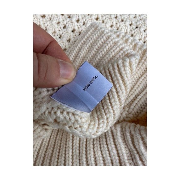 Saks Fifth Ave Chunky Knit Sweater Crew 100% Wool Neutral Ivory Sz M - Picture 6 of 6